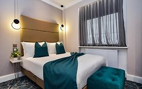 Premier Inn Hyde Park London